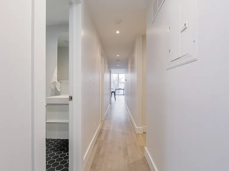 405 Saint Helens Ave #YAAAS — Photo 14