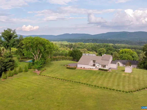 2413 Wakefield Rd, Charlottesville, VA 22901