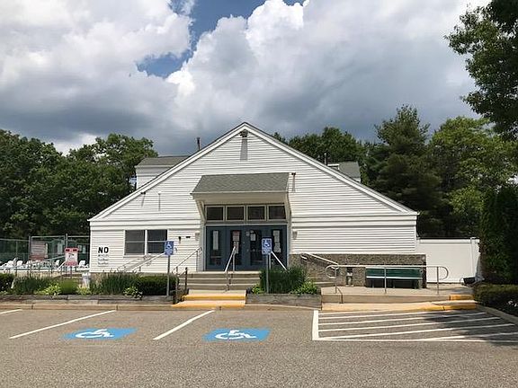 3rd image of 148 Westchester Dr
