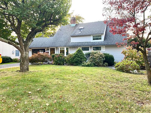 2nd image of 74 Palm Ln