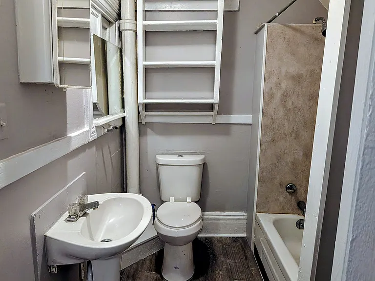 353 Ravine Ave — Photo 1
