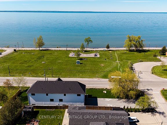 2nd image of 802 Willowview Rd