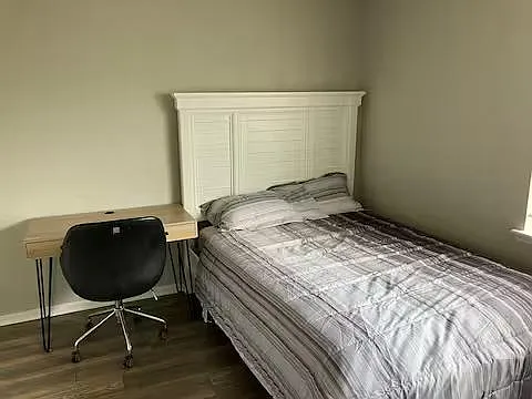 Creekbend Dr — Photo 1