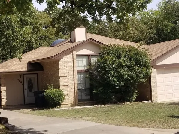 7809 Laver Ct, Fort Worth, TX 76112