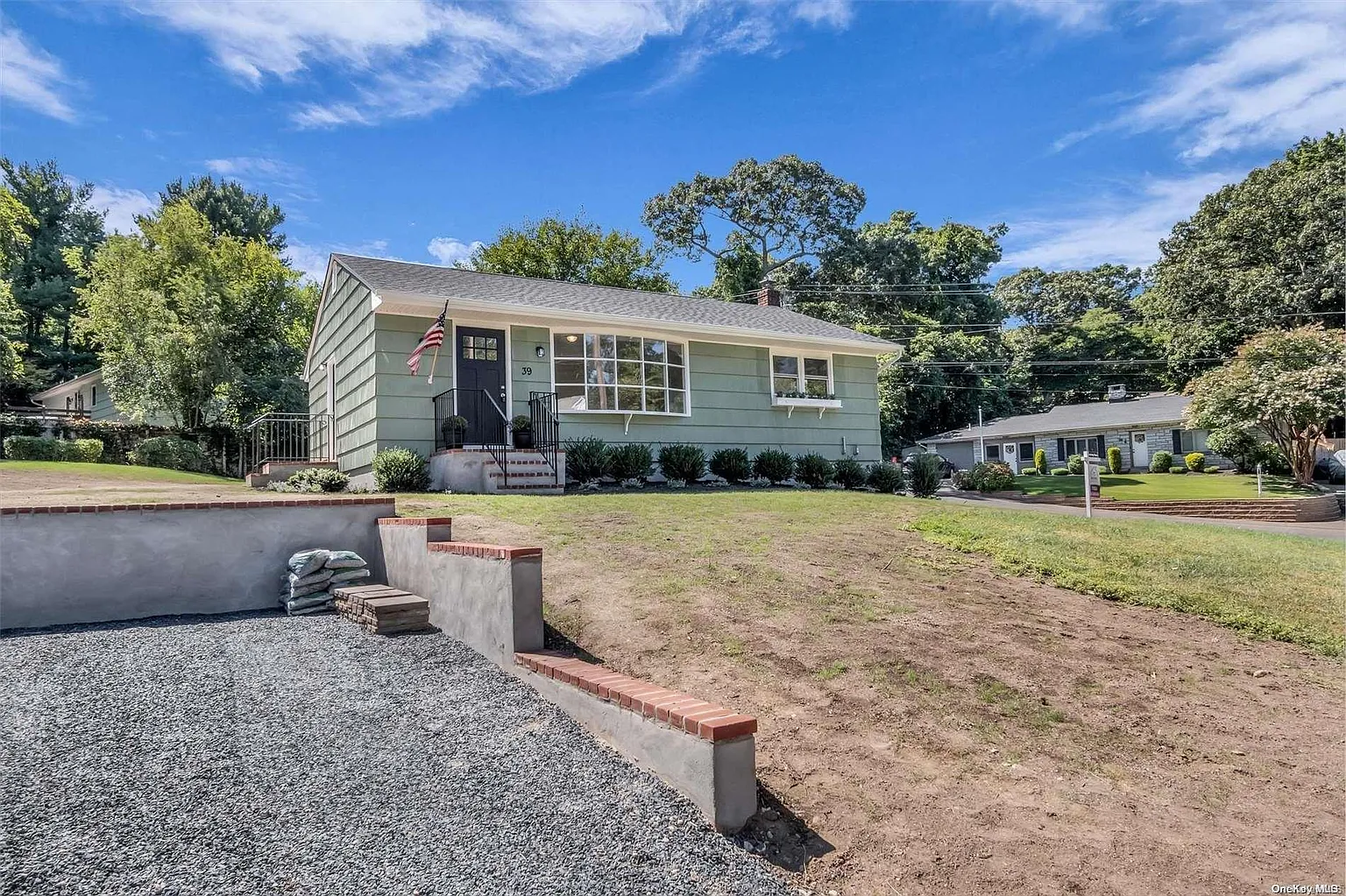 39 Aloma Road photo 1
