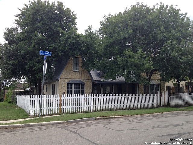 1st image of 805 Chicago Blvd