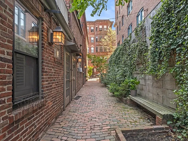 36 Joy Ct #F2 — Photo 8