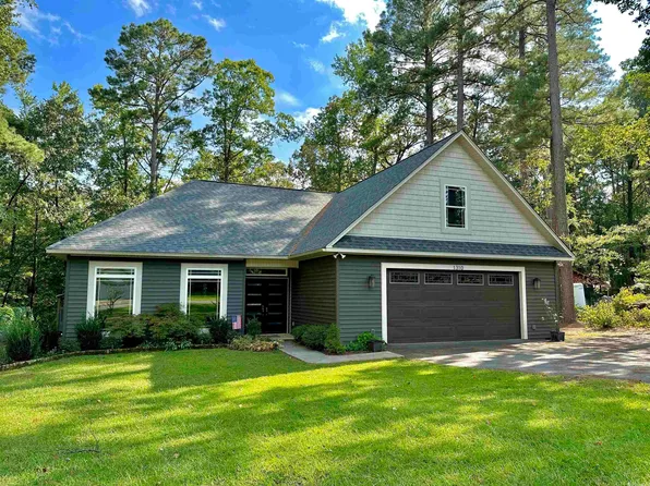 1310 Hart Dr, White Hall, AR 71602