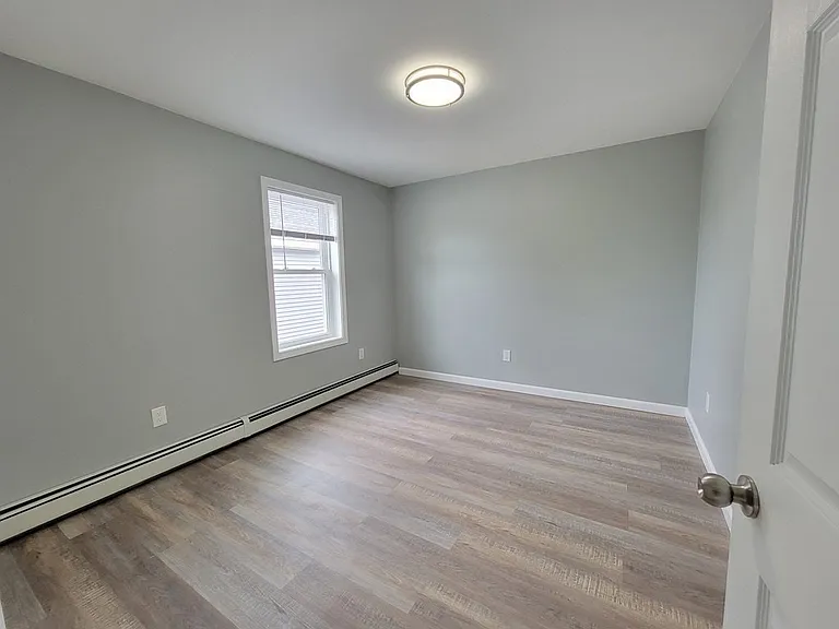 82 Yorkshire St #2 — Photo 10