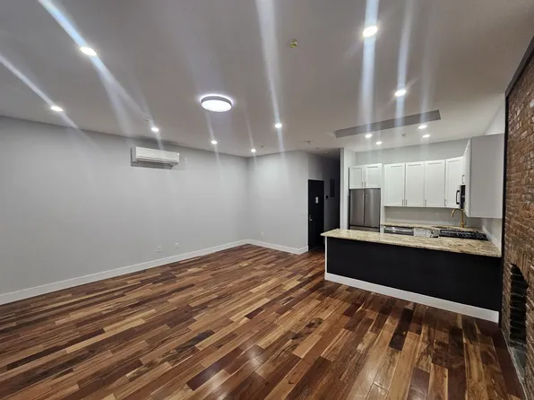 2148 5th Avenue image 1 of 11