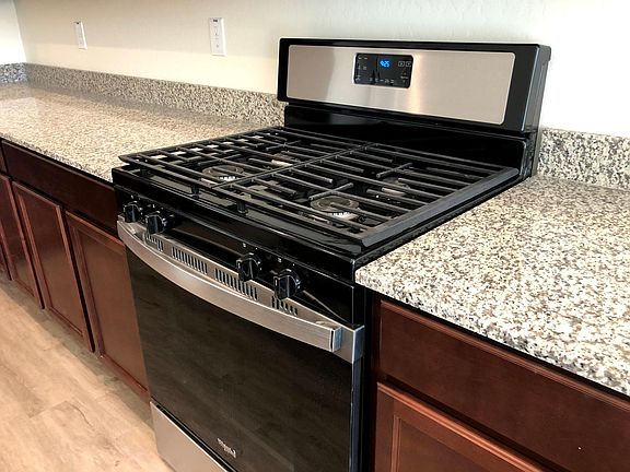 5th image of 2071 E Wisteria Dr