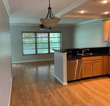 5th image of 8398 NW 35th St