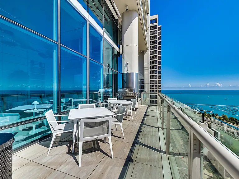 340 E Randolph St #4901 — Photo 47