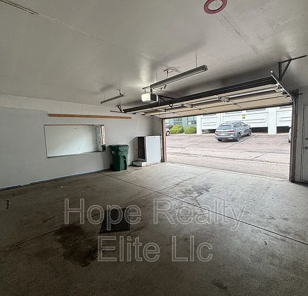 2079 Sussex Ln — Photo 28