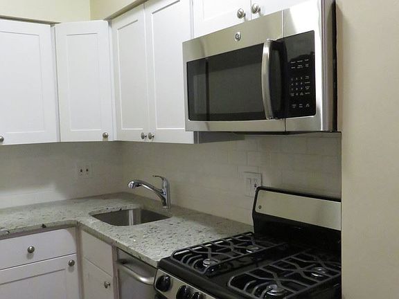 4th image of 319 S 13th St #191F