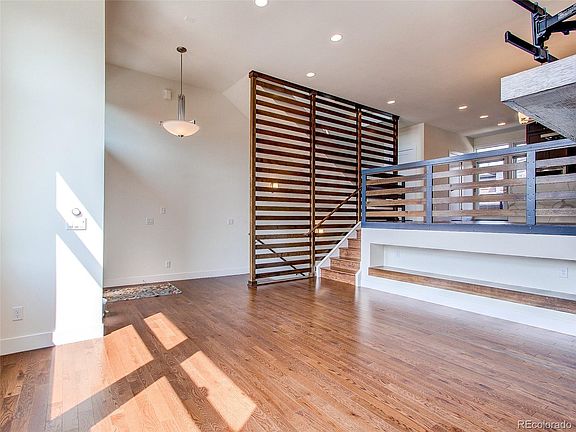 3rd image of 6759 E Lowry Blvd
