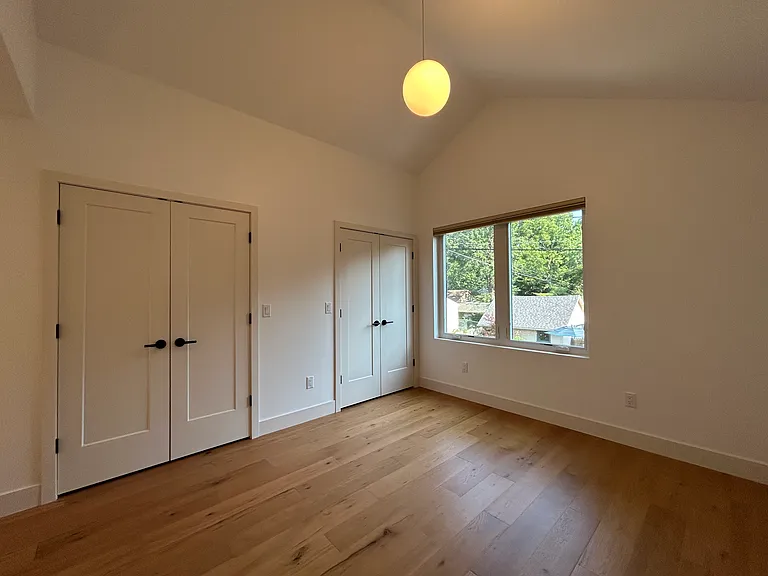 1003 E Washington St — Photo 13