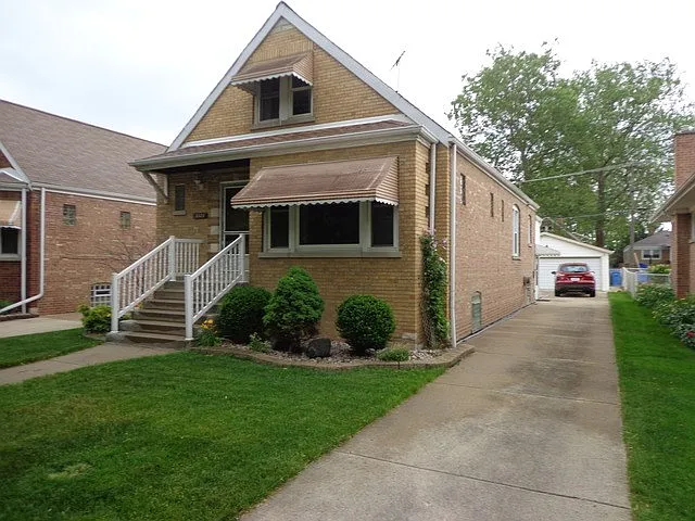 5323 S Rutherford Ave photo 1
