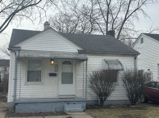 20518 Hollywood St, Harper Woods, MI 48225