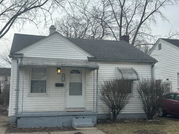 20518 Hollywood St, Harper Woods, MI 48225