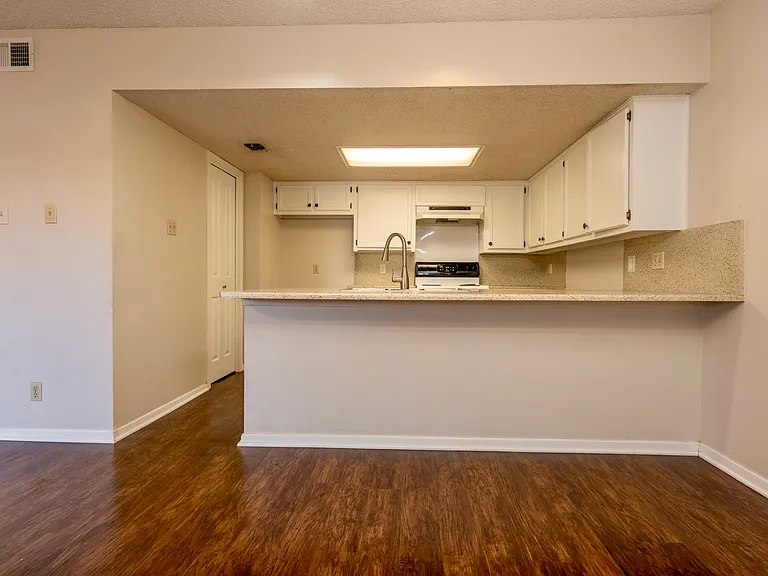 4533 Bermuda Dr — Photo 7