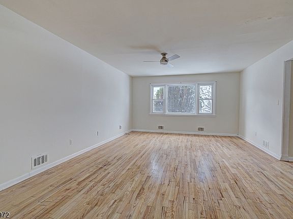 5th image of 27 Old Short Hills Rd