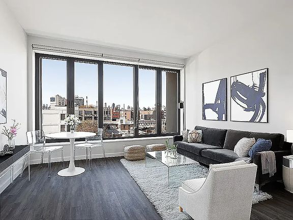 4th image of 3811 31st St APT 4G