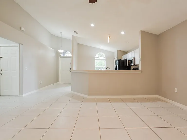 2649 Winchester Cir — Photo 4