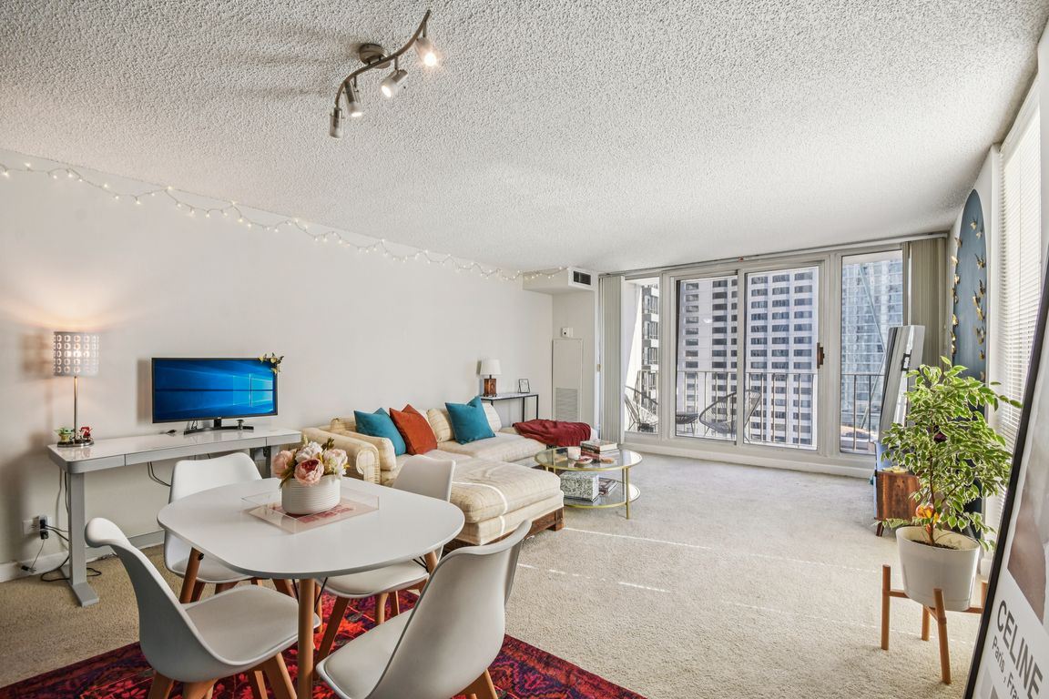 next background image