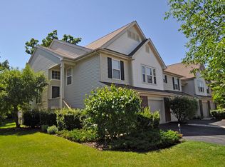 1038 Fairway Dr, Fox Lake, IL 60020