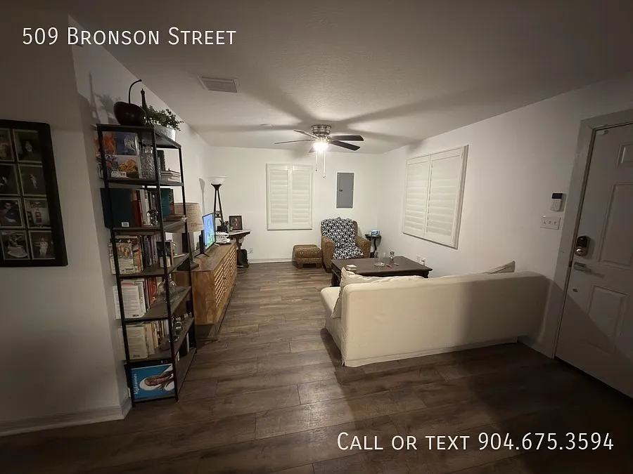 Charming Home close to Historic Downtown Palatka — Photo 3