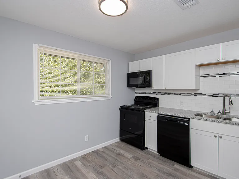 35 Hiland Pl #A — Photo 9