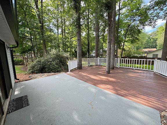 3rd image of 408 Harbor Loop