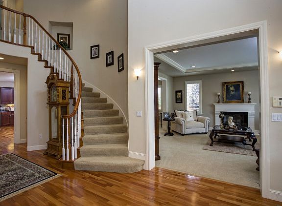 2nd image of 5 Spyglass Ct