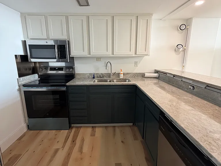 14 Lockwood Dr #9K — Photo 12