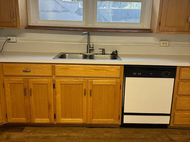 856 N 300 W — Photo 13