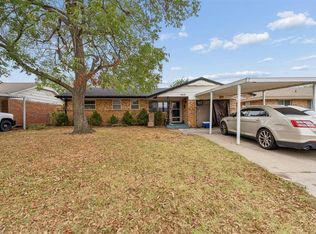 908 SW 3rd St, Moore, OK 73160