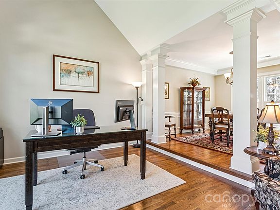 4th image of 6624 Fairway Point Dr