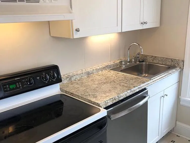 116 E Locust St #2 — Photo 7