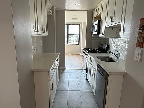 4th image of 10 Huron Ave APT 17D