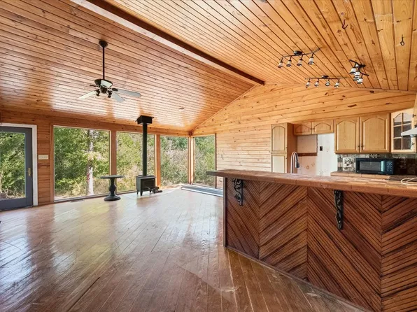 140 Private Road 512, Fairfield, TX 75840