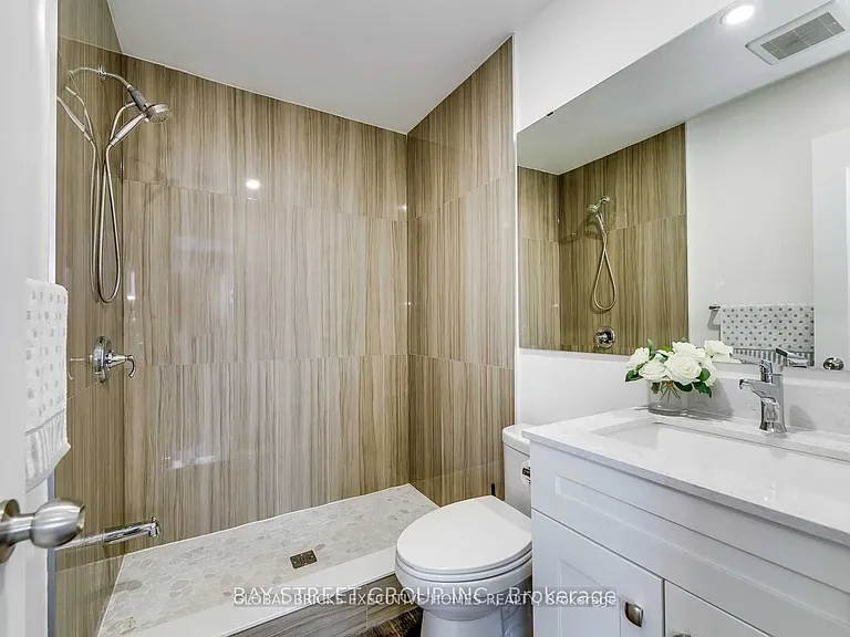 5045 Rundle Ct #UPPER — Photo 18