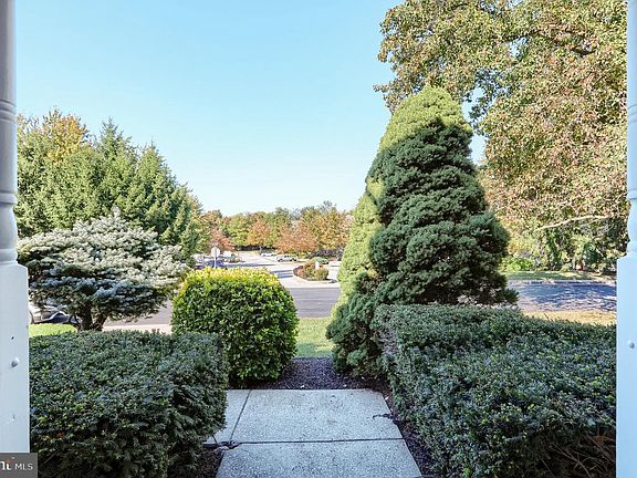 5th image of 3943 Brittany Ln
