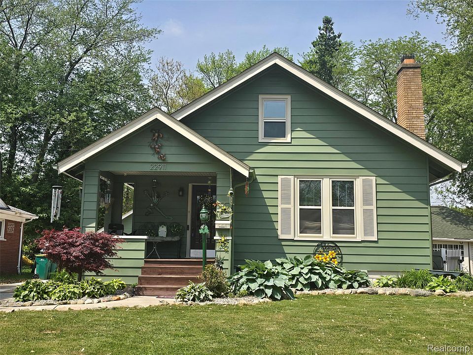 1st image of 22911 Maple Ave
