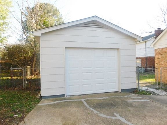 4th image of 1925 Tammwood Dr