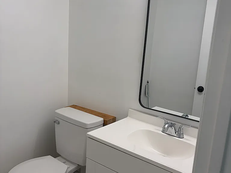 520 Michigan St — Photo 9