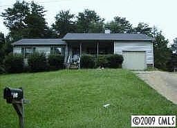 1st image of 128 Danbury Ln