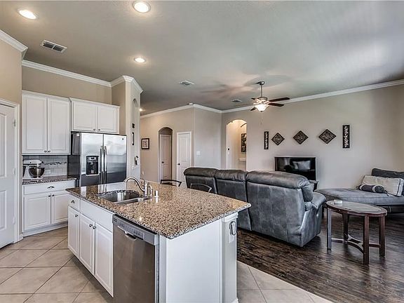4th image of 16204 Stillhouse Hollow Ct