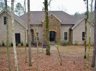137 Ridgeland Dr, Mooreville, MS 38857