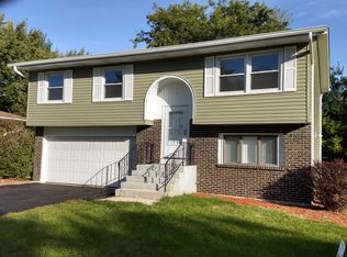 114 Dolores St, Oswego, IL 60543